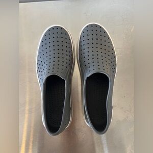 Native Shoes - Size 7M/9W